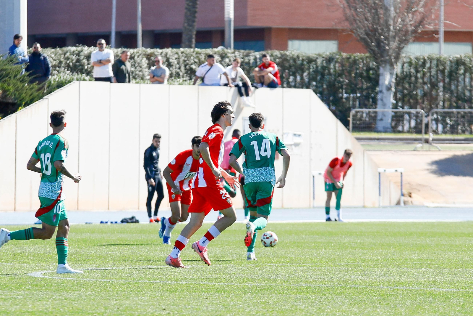 Las imágenes de Segunda RFEF entre Almeria B y recreativo de Granada