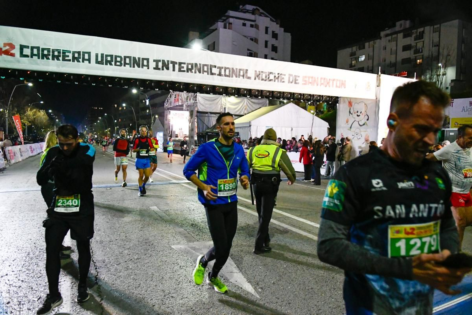En imágenes: búscate en tu llegada a meta de la Carrera de San Antón 2025 (4)