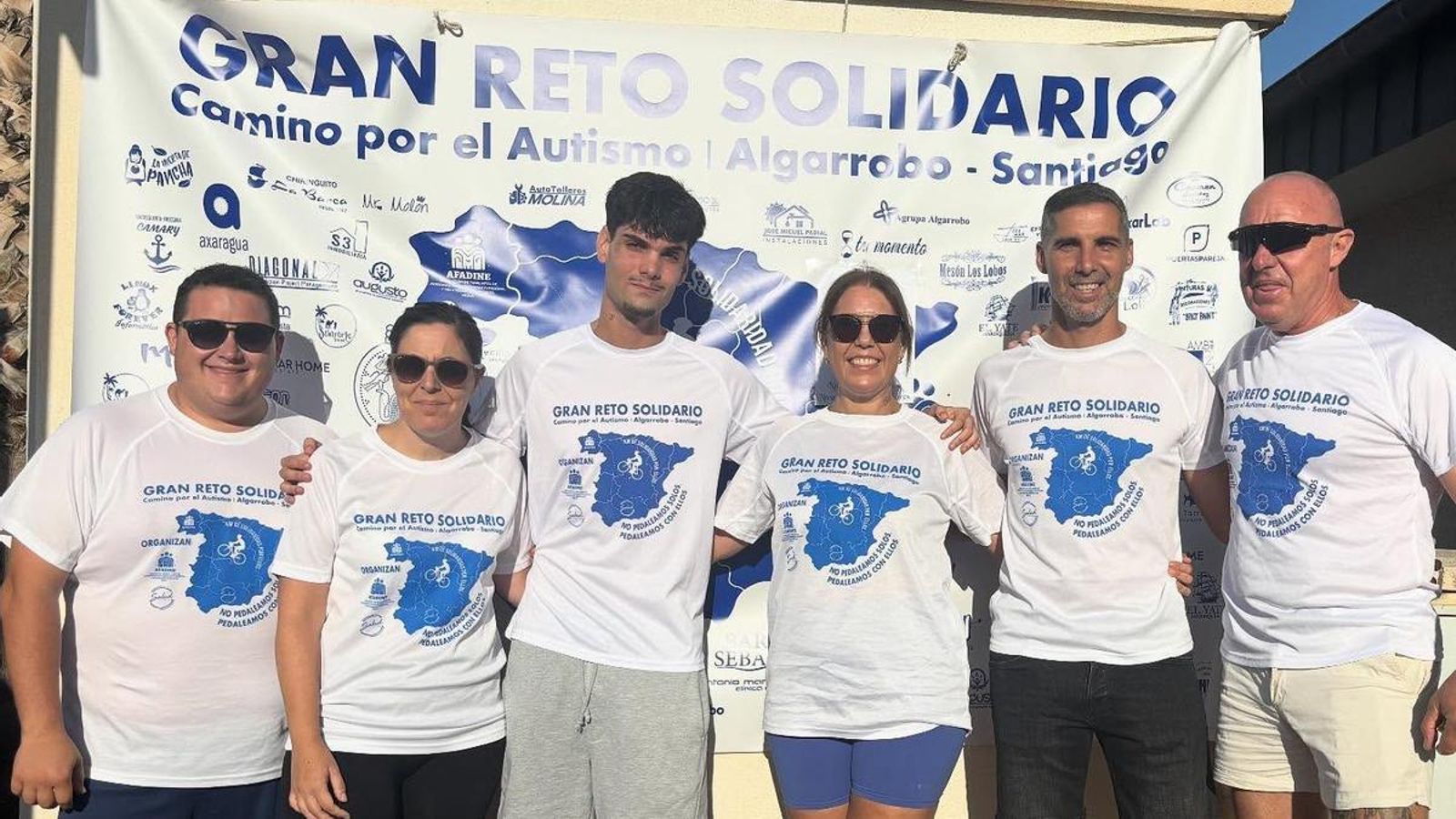 Carolina, y a su derecha su hijo Javier en la presentación del Gran Reto Solidario