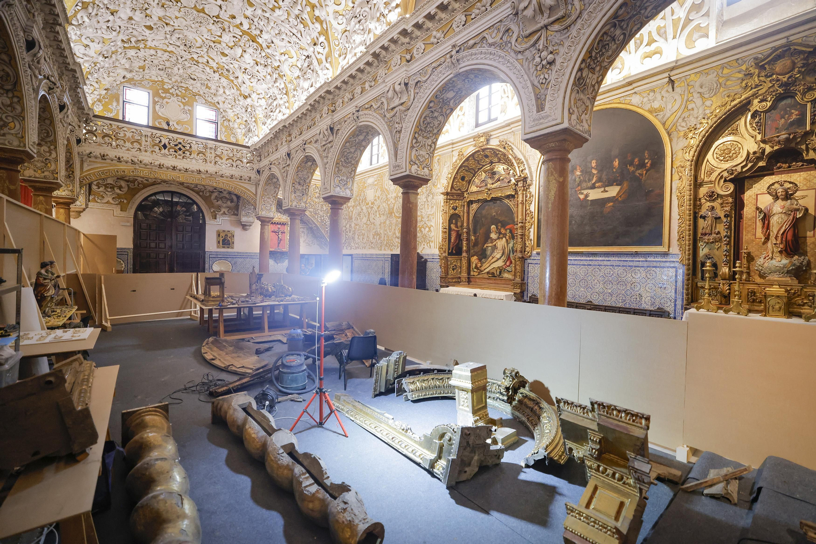 Las fotos de la restauración del retablo mayor de Santa María la Blanca