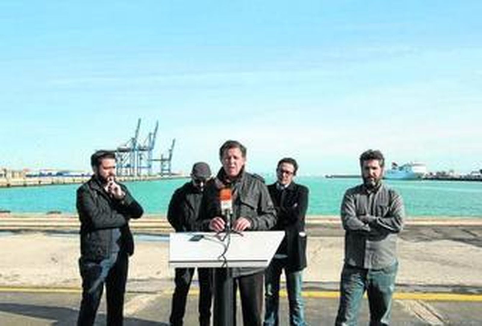 José Luis Blanco, en primer término, junto a Fran González, Faly Hermida, José María González y Omar Osuna.