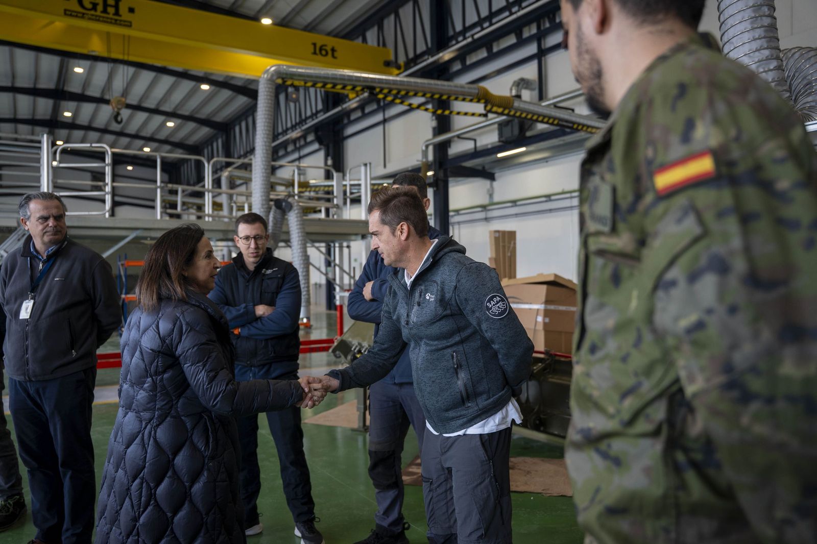 Margarita Robles entrega en Viator los primeros vehículos 8x8 ‘Dragón’ al Ejército de Tierra