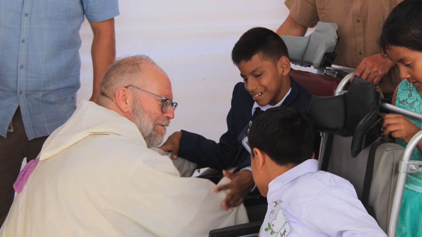 El párroco almeriense lleva menos de un año de misionero en Perú