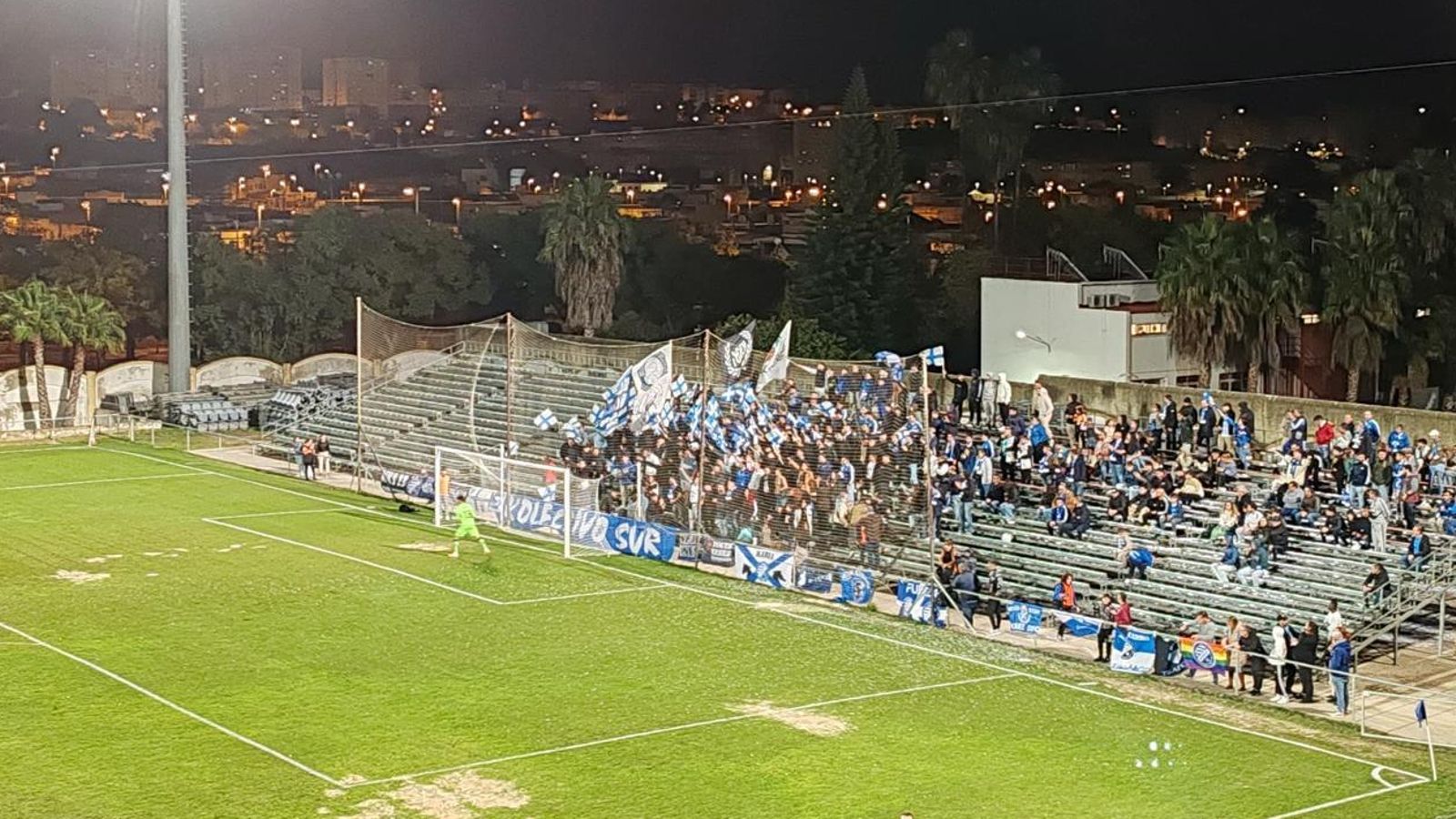 Aficionados del Xerez DFC en la nueva grada de Fondo Norte.