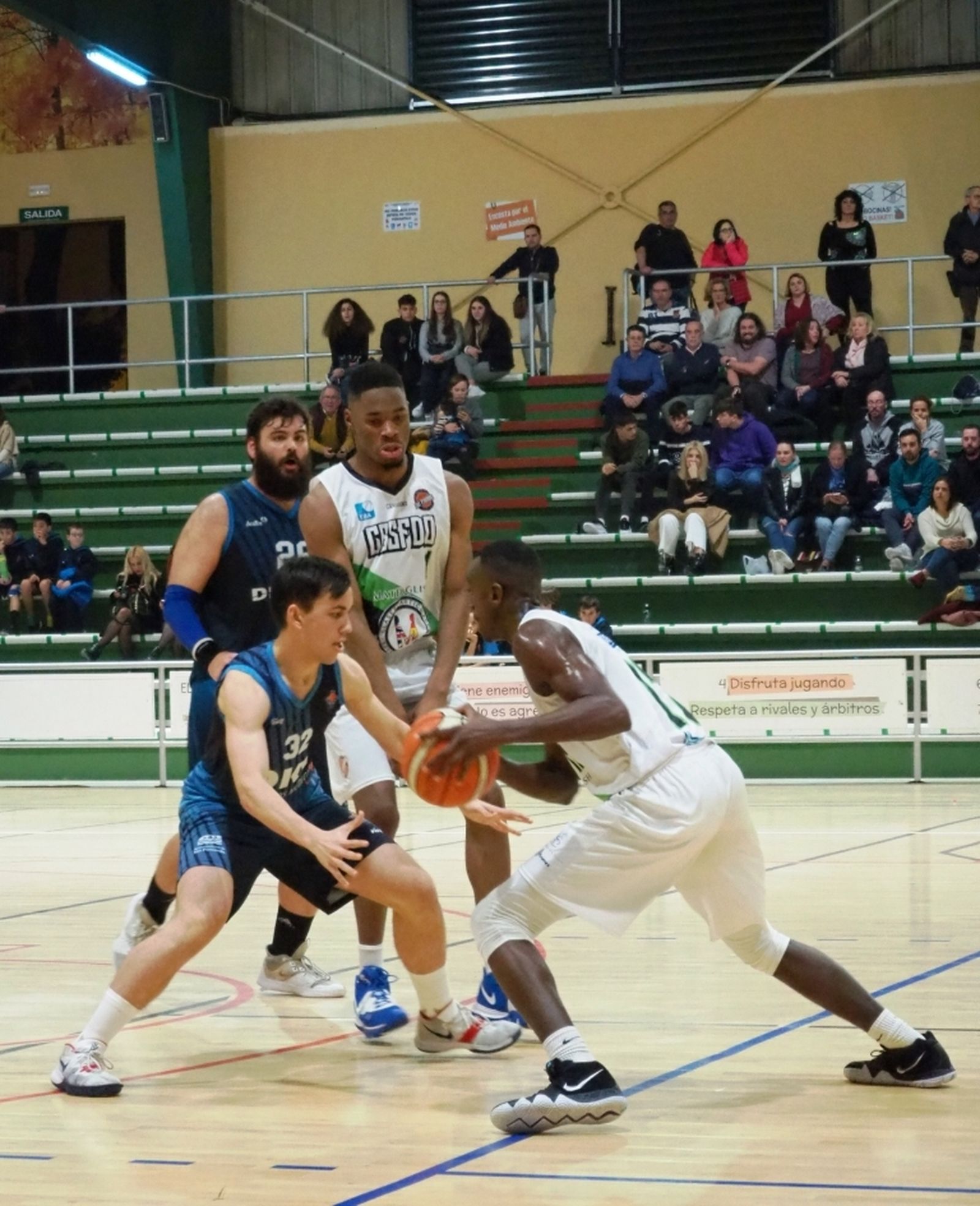 Imagen del derbi isleño en el pabellón del Parque.