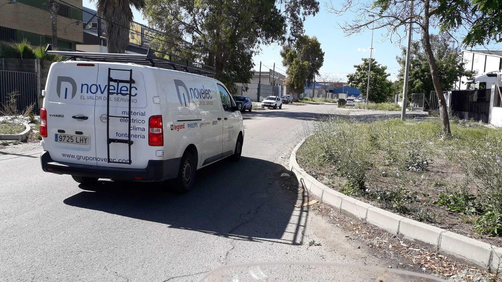 Una vista de la avenida Sudáfrica en el polígono El Portal donde tuvo lugar el accidente.