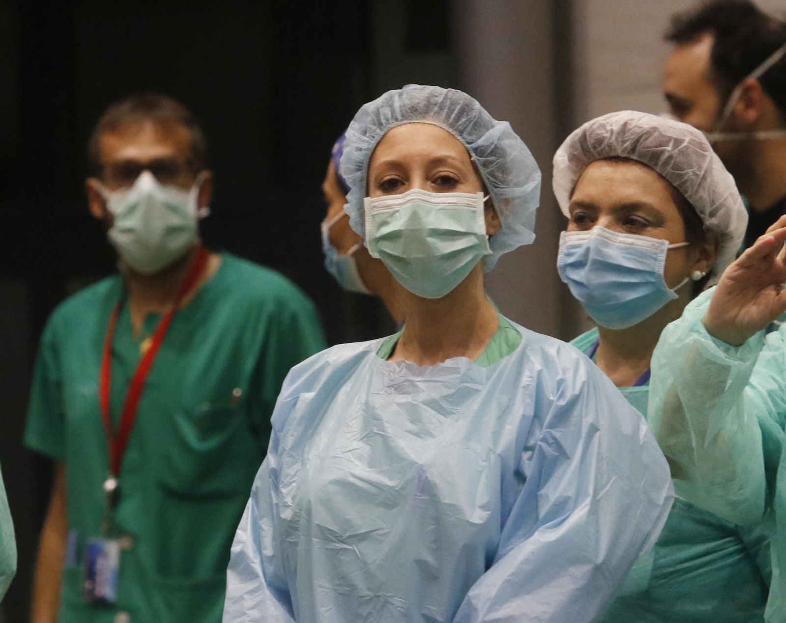 Los profesionales del Hospital Reina Sofía de Córdoba devuelven los aplausos de los cordobeses