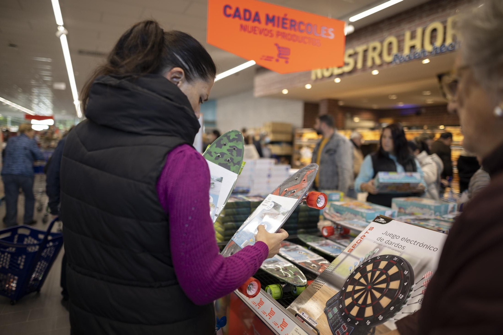 Imágenes de la inauguración del nuevo ALDI en la avenida de Andalucía