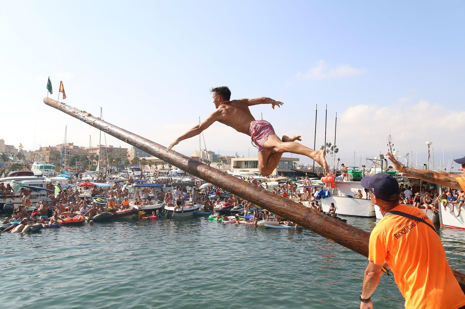 Fotogalería de la cucaña y la procesión de las Fiestas de Santa Ana en Roquetas