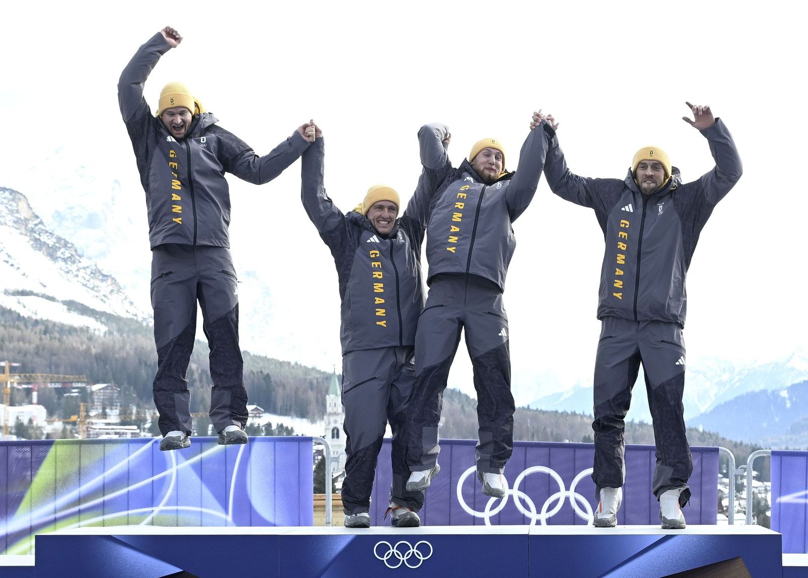 Las mejores fotos de los Juegos Olímpicos de invierno Milán Cortina d'Ampezzo 2026 | Ceremonia de clausura y jornada 17 y última