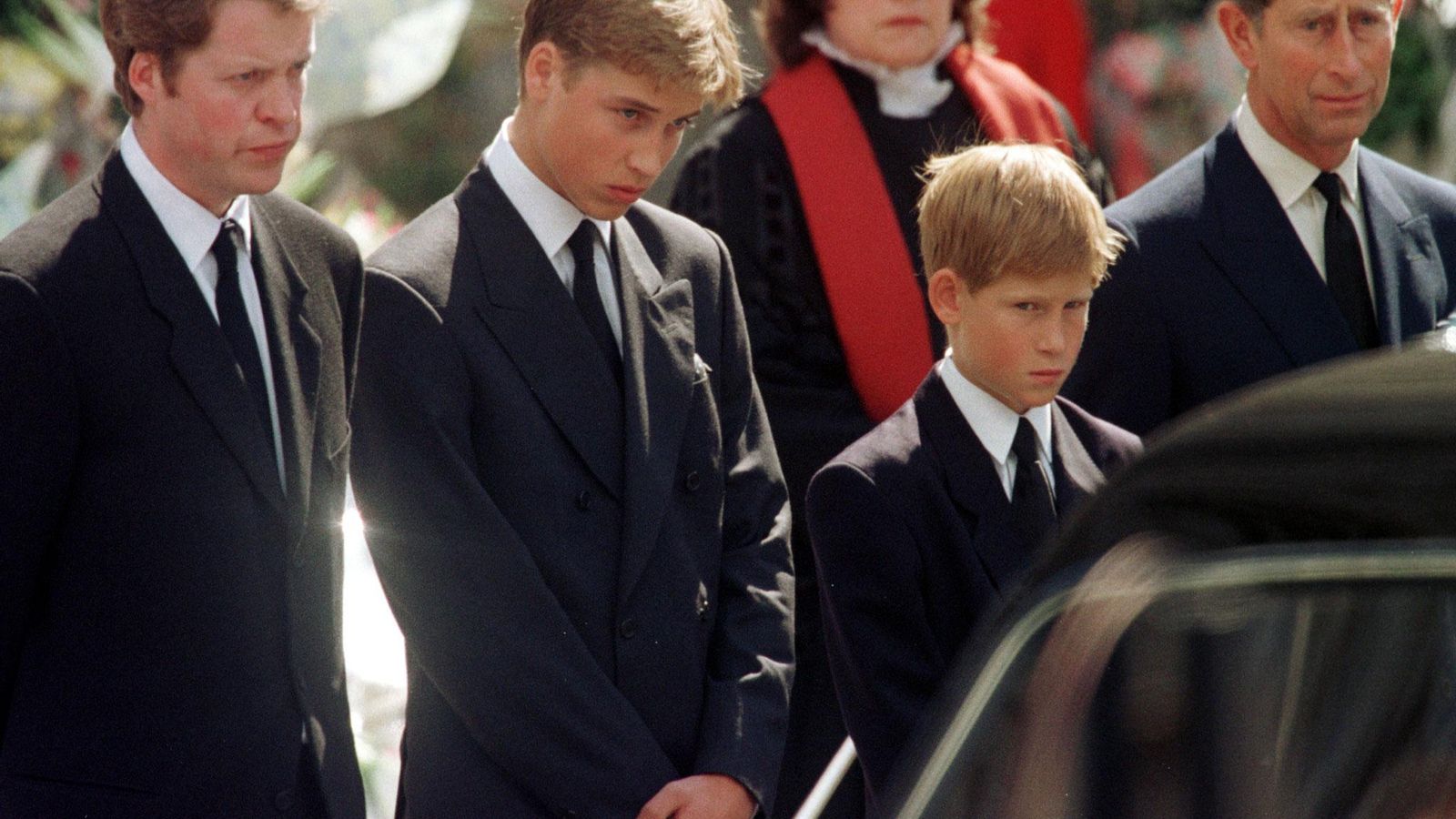 Guillermo y Enrique, en 1997, en el funeral de su madre, Lady Di.