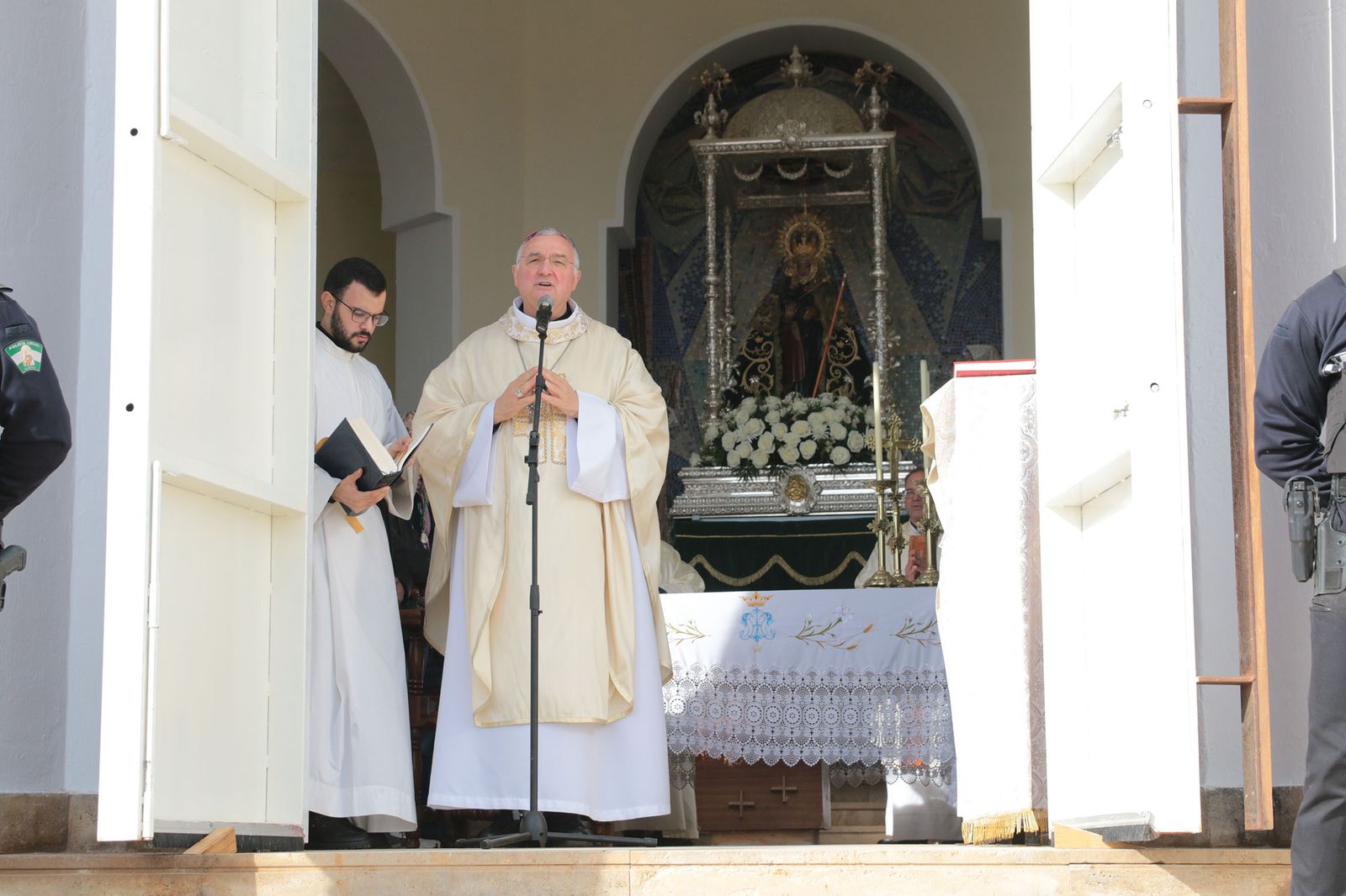 Miles de almerienses acuden a Torregarcía en la Romería de la Virgen del Mar