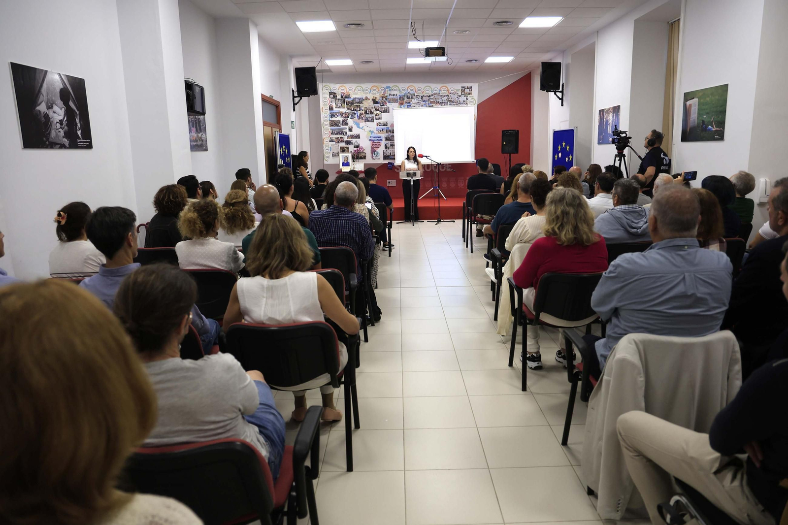 Las fotos del homenaje póstumo a Marian Díaz, directora de la Escuela Oficial de Idiomas de San Roque