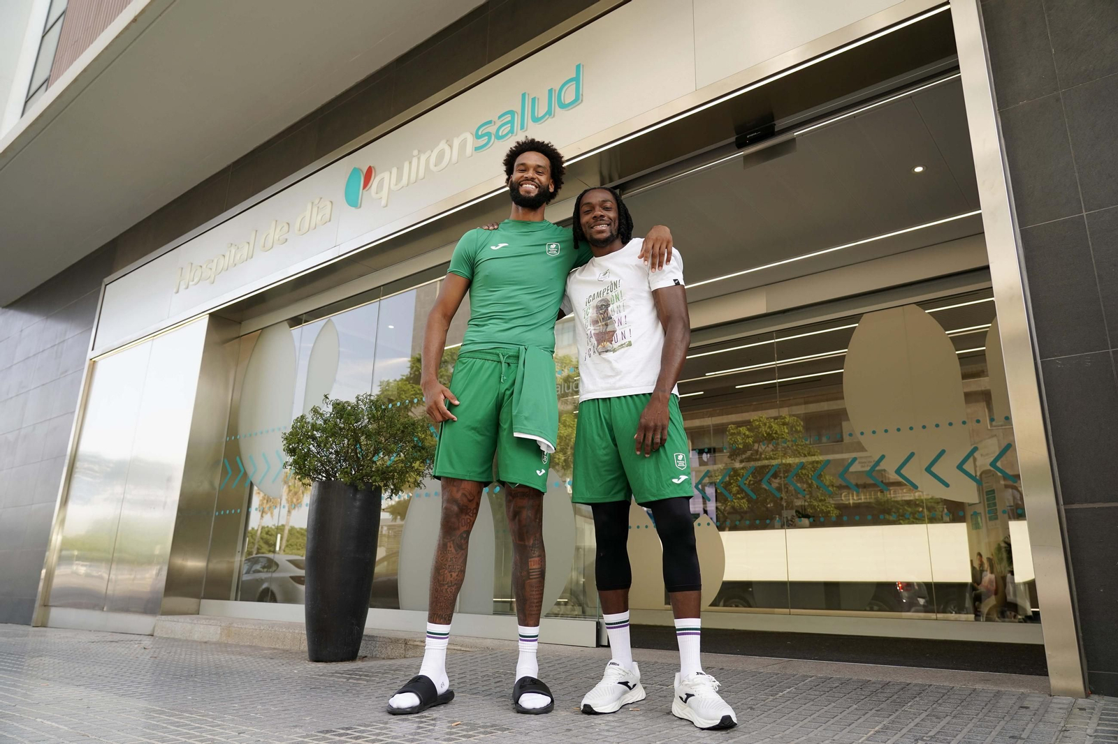 El primer día del Unicaja: Perry, Djedovic y los fichajes Webb y Sulejmanovic