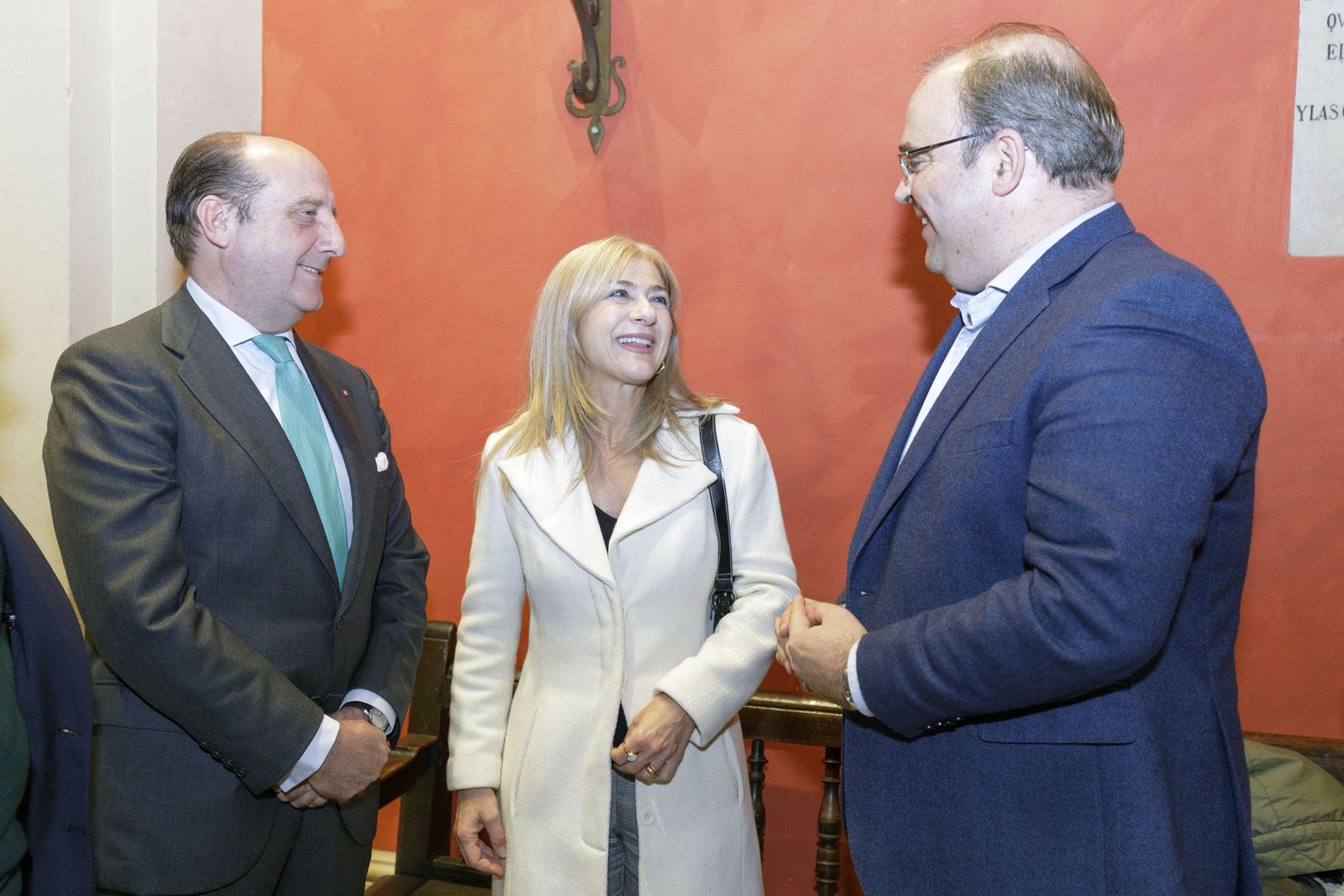 Diálogo de cuaresma entre Navarro Antolín y Joaquín Moeckel en Cajasol