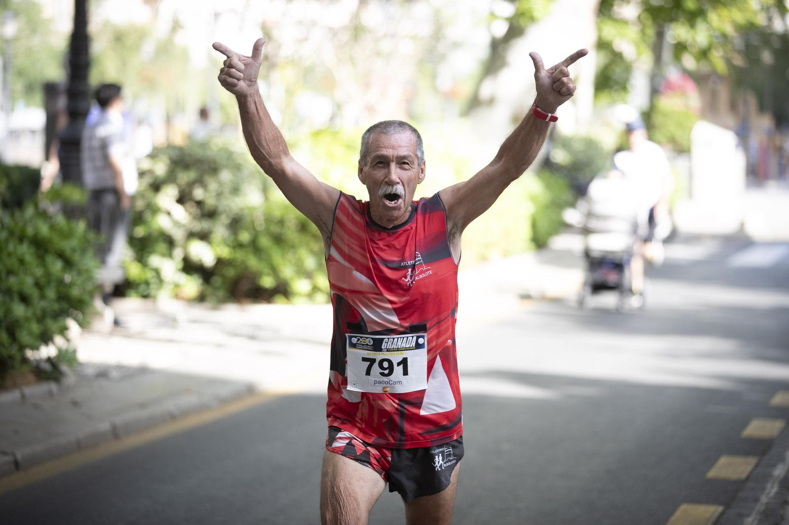 Encuéntrate en la Carrera 091 de Granada