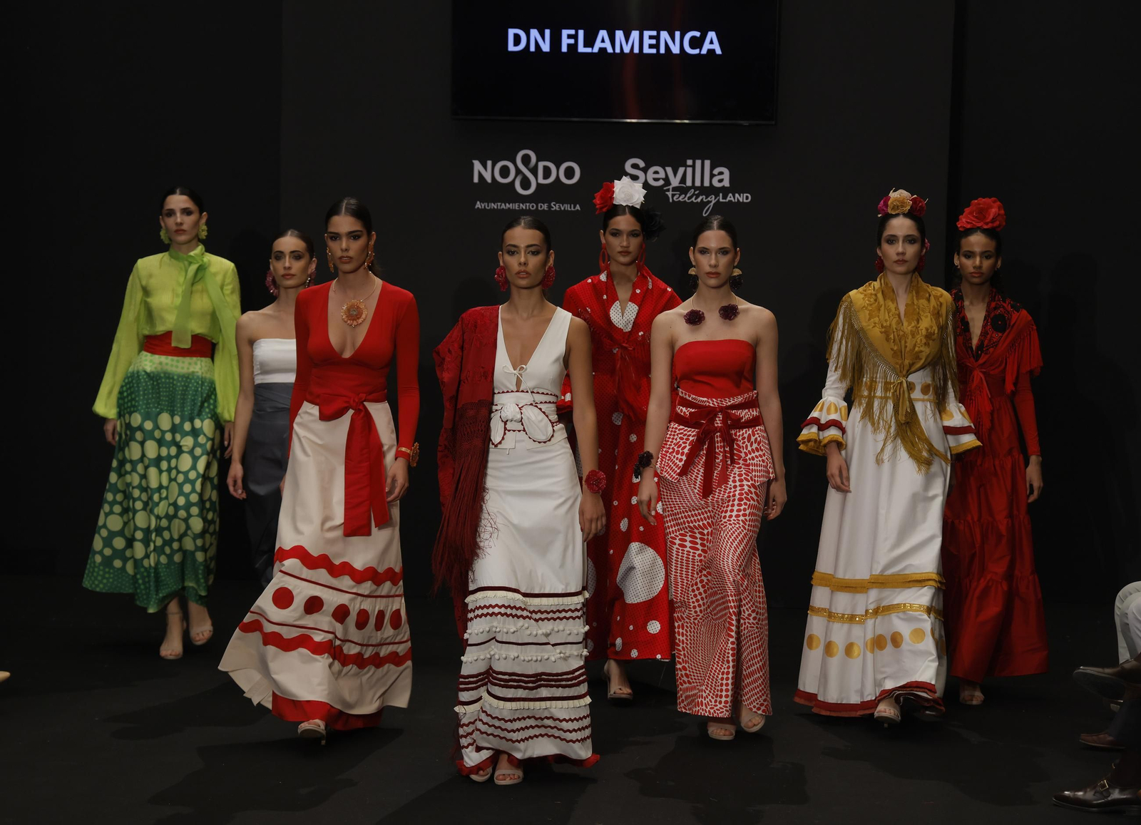 Emprende Lunares, el desfile de moda flamenca de DN Flamenca, que anticipa la Feria de Abril: todas las fotos.