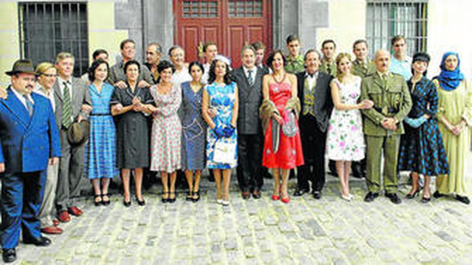 La presentación del elenco de 'Amar en tiempos revueltos' en la pasada temporada.