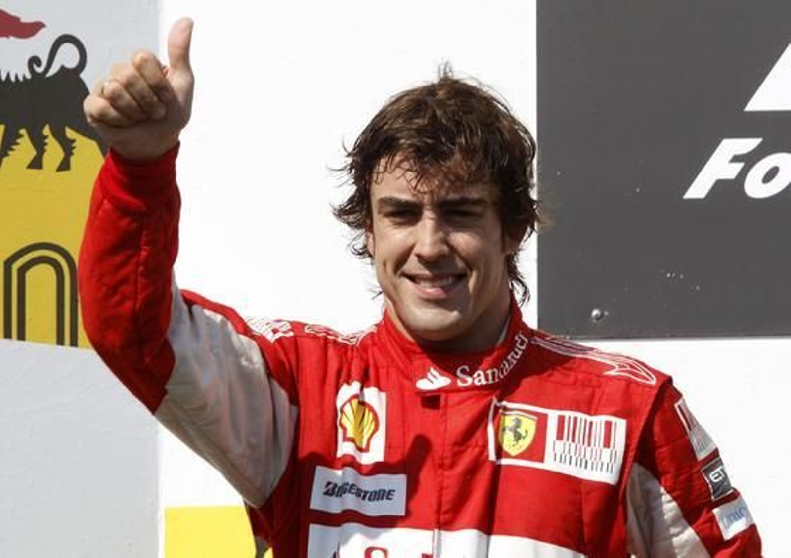 Fernando Alonso acaba segundo por detrás de Webber en el Gran Premio de Hungría. / Reuters