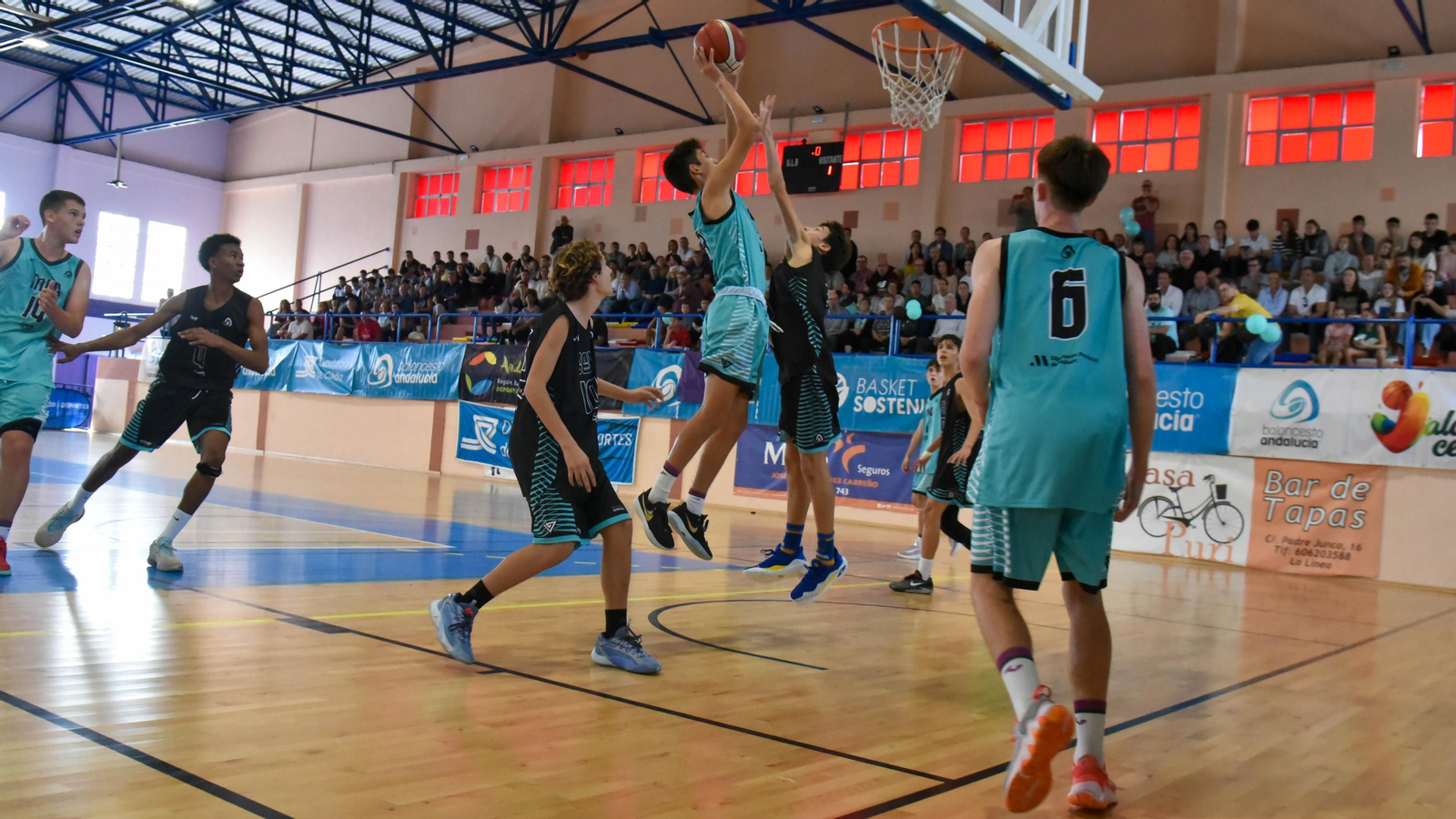 Las fotos de la tercera jornada del Andaluz infantil masculino de baloncesto en La Línea