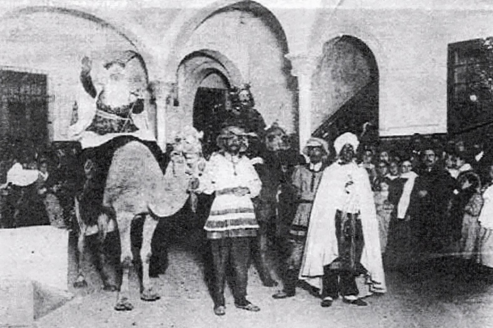 Sus Majestades los Reyes Magos del año 1919.