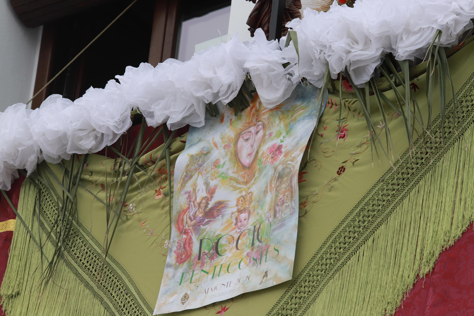 Imágenes de la jornada especial vivida en Almonte sin la procesión de la Virgen del Rocío