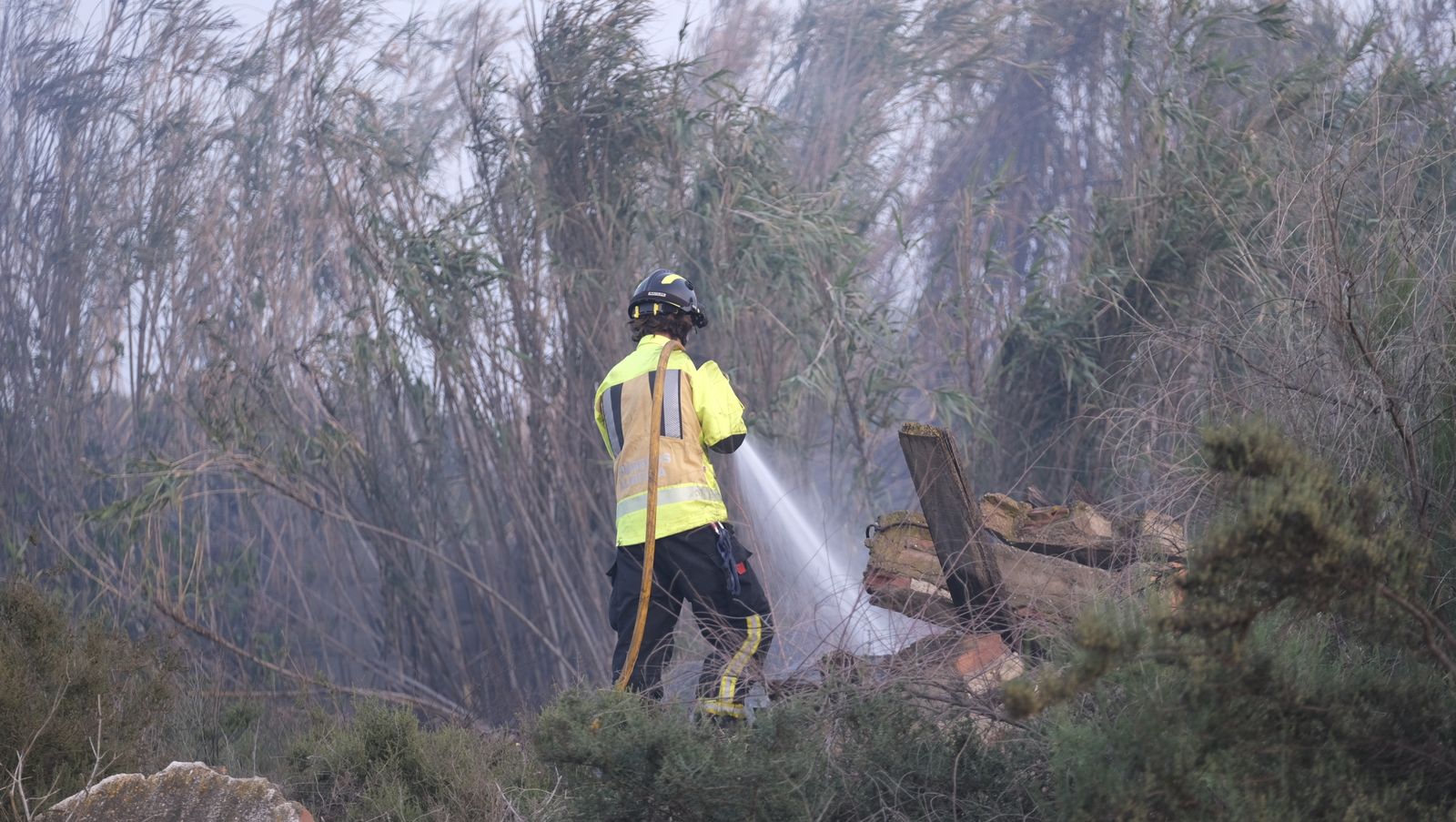 Fotogalería incendio descampado Vega de Acá. Almería