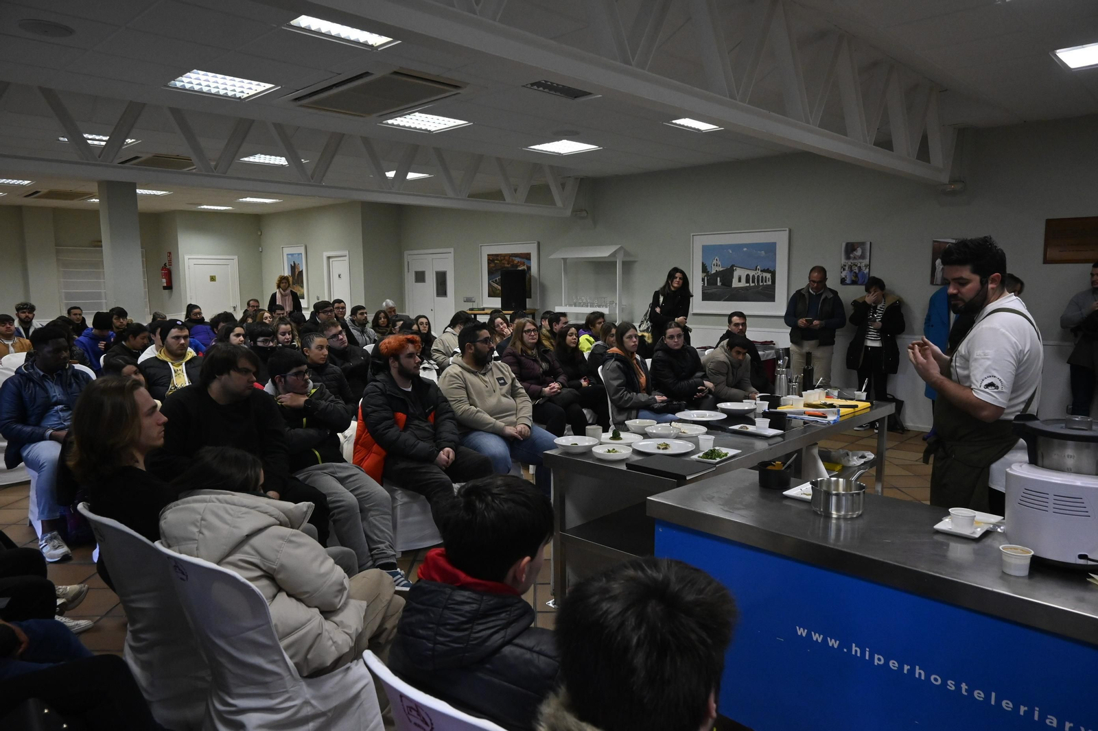 Jornada de cocineros en la Escuela de hostelería Virgen de Belén, en imágenes