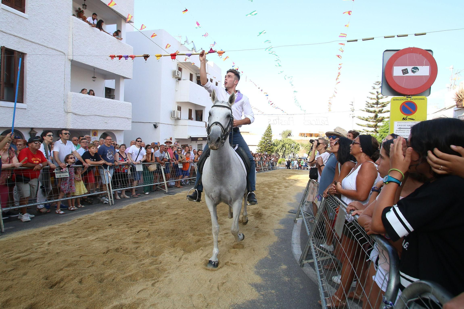 Fotogalería de la carrera de cintas a caballo en Mojácar