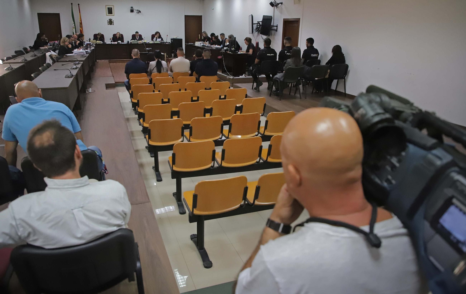 Fotos de la primera sesión del juicio por el naufragio del Rúa Mar en Algeciras