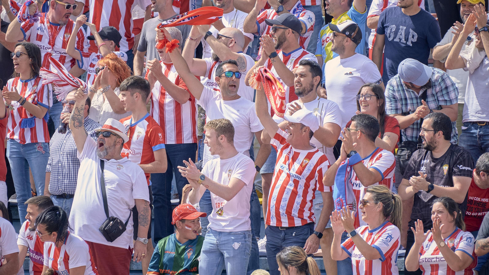 Las fotos de la afición del Algeciras en San Fernando