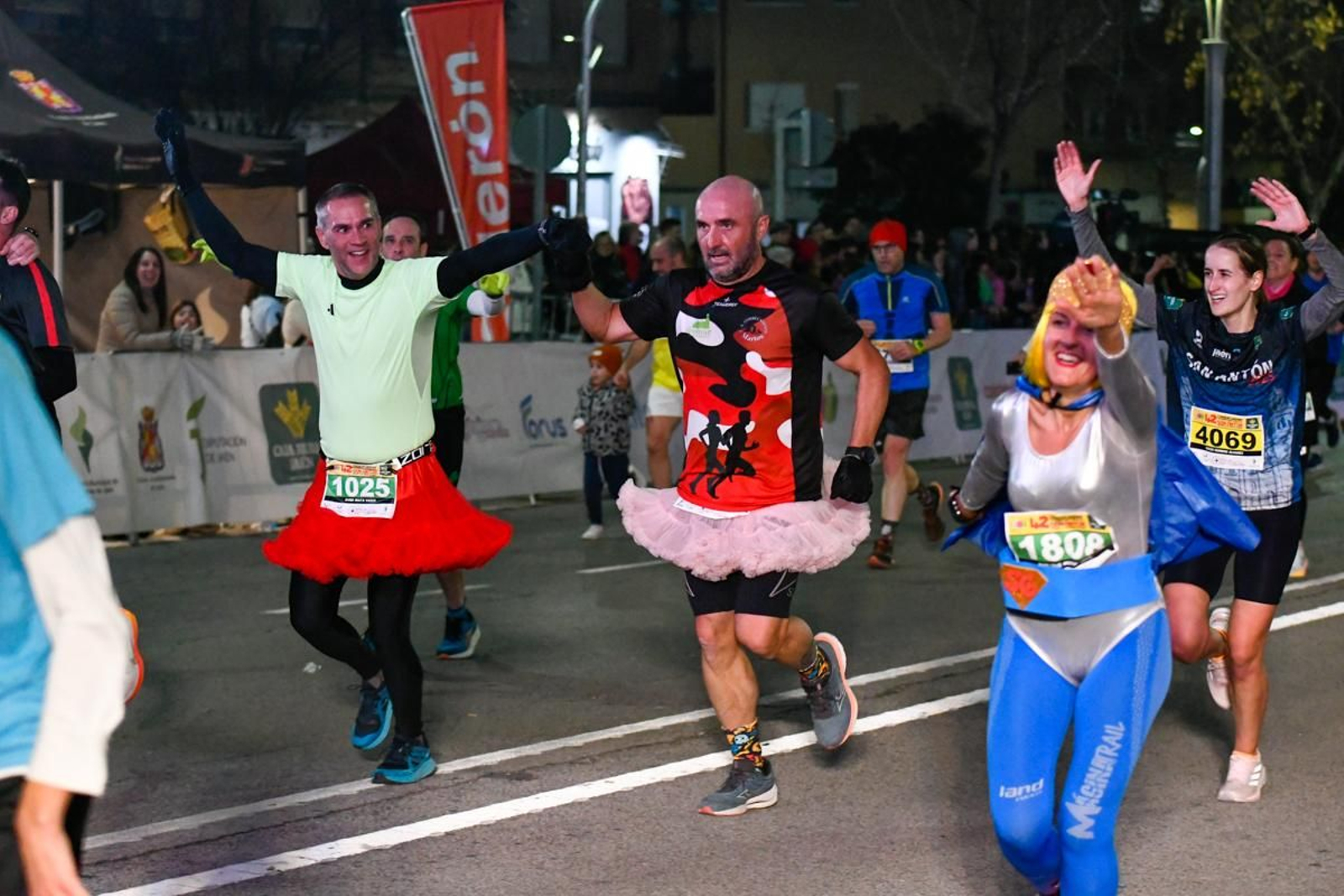 En imágenes: búscate en tu llegada a meta de la Carrera de San Antón 2025 (5)