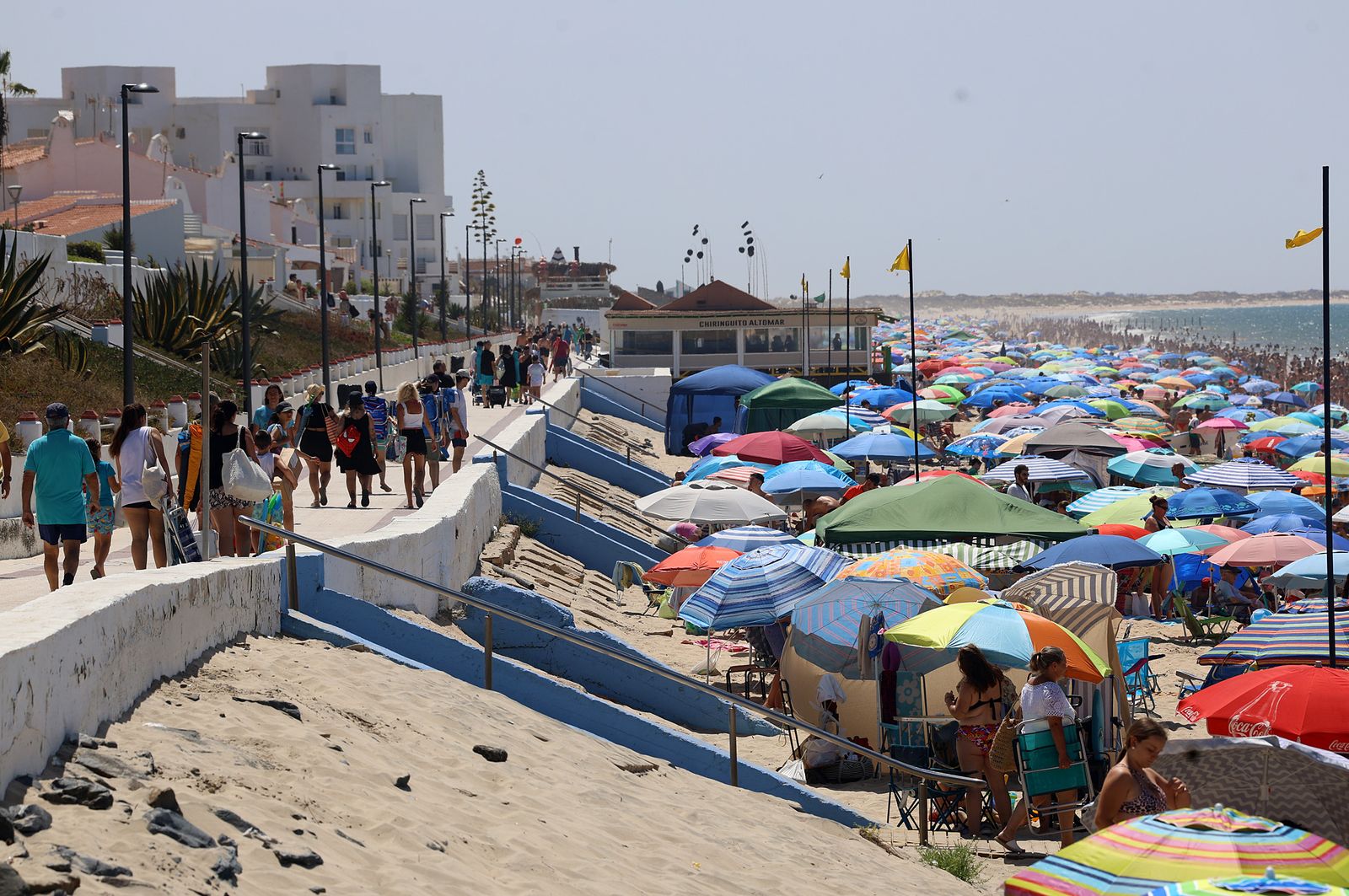 Imágenes de una mañana de calor y playa en Matalascañas