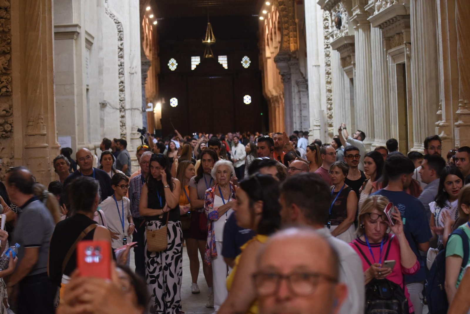 Las mejores fotos de las imágenes del Magno Vía Crucis en la Catedral de Córdoba