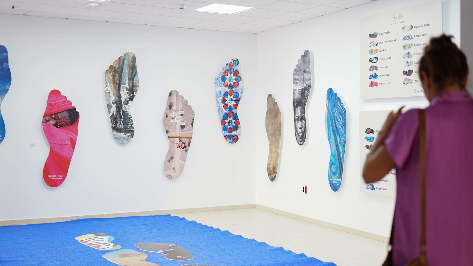 Fotos de la exposición 'Huellas de ida y vuelta' de Márgenes y Vínculos en Tarifa