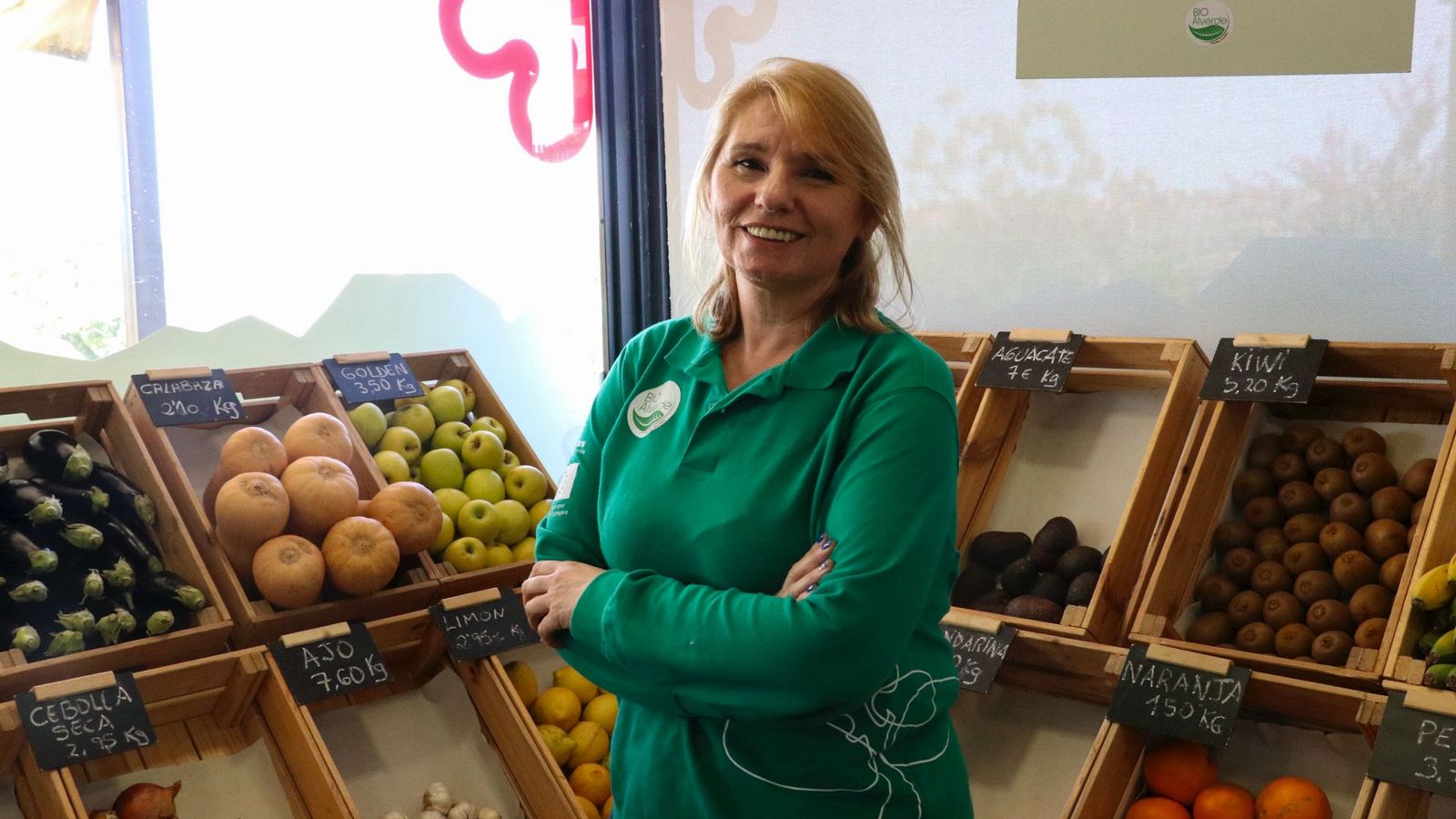 Ana María Muñoz, trabajadora de la empresa de inserción laboral de la red Cáritas en Sevilla, Bioalverde.