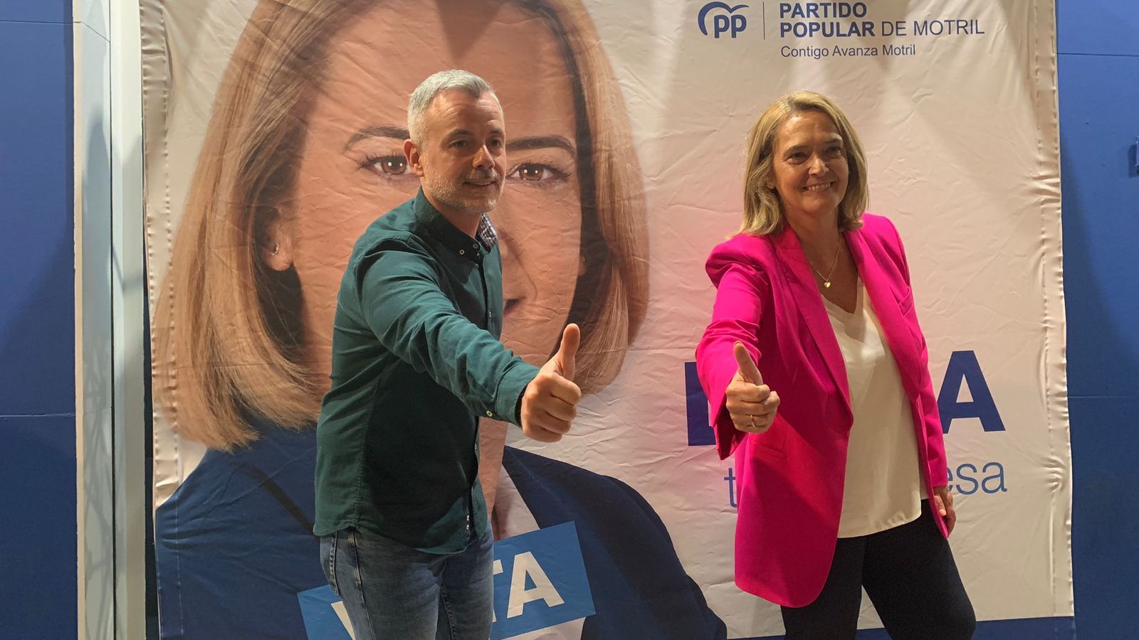 La candidata del PP, Luisa García Chamorro, junto al número dos, Nicolás Navarro