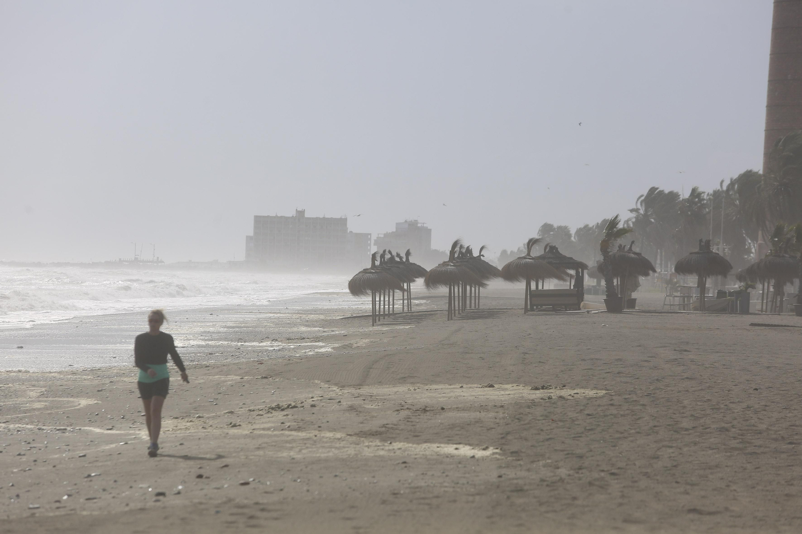 Fotos del temporal de levante en la costa de Málaga