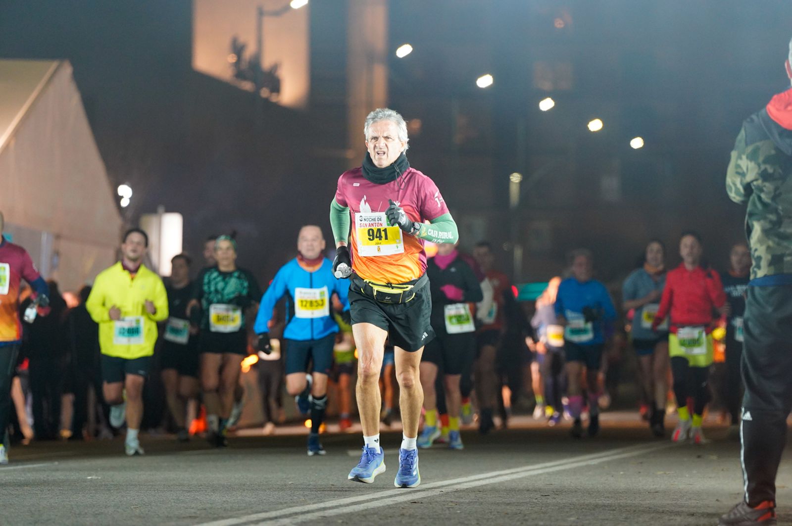 En imágenes: búscate en tu llegada a meta de la Carrera de San Antón 2026 (12)