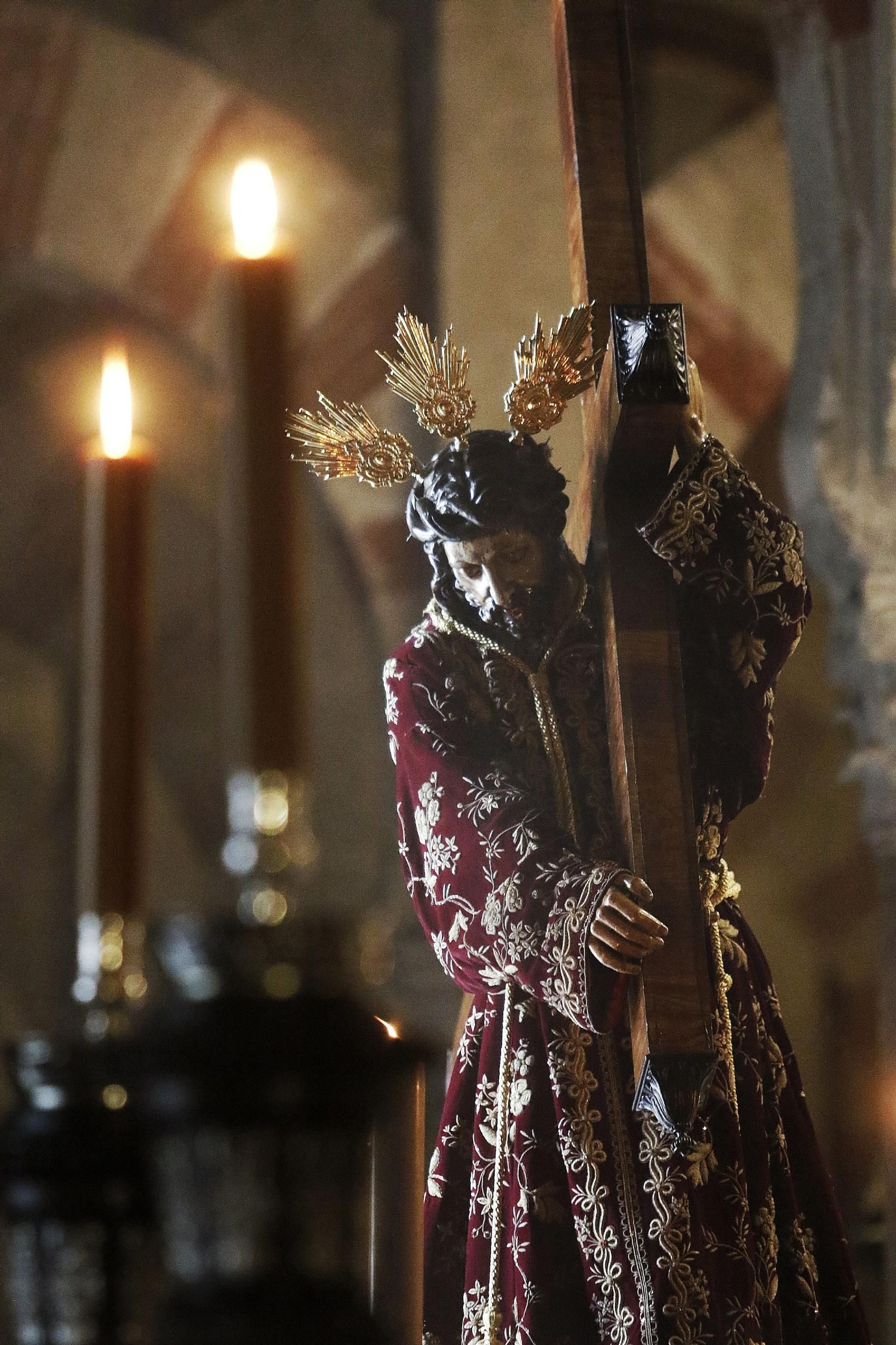 El Vía Crucis de las Cofradías de Córdoba, en imágenes