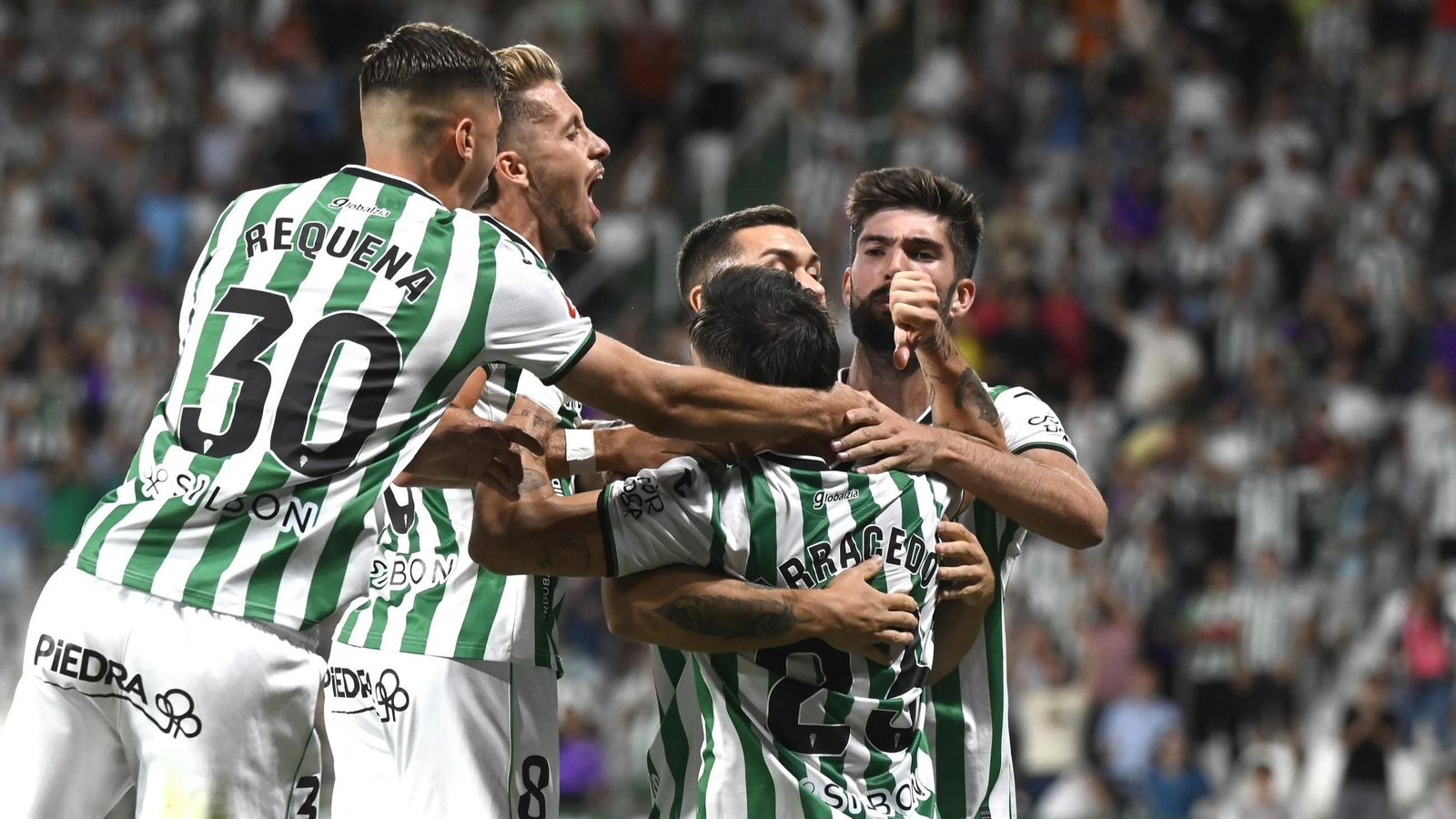 Los jugadores del Córdoba CF celebran un gol en El Arcángel.