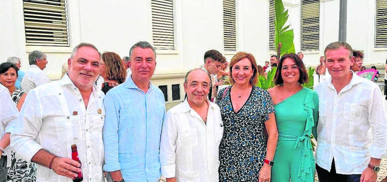 Salvador Celada, Ángel Núñez, Kiki Hernández, Ana Villagómez, Laura Quignon y Carlos Sanz, durante la velada de la Guayabera