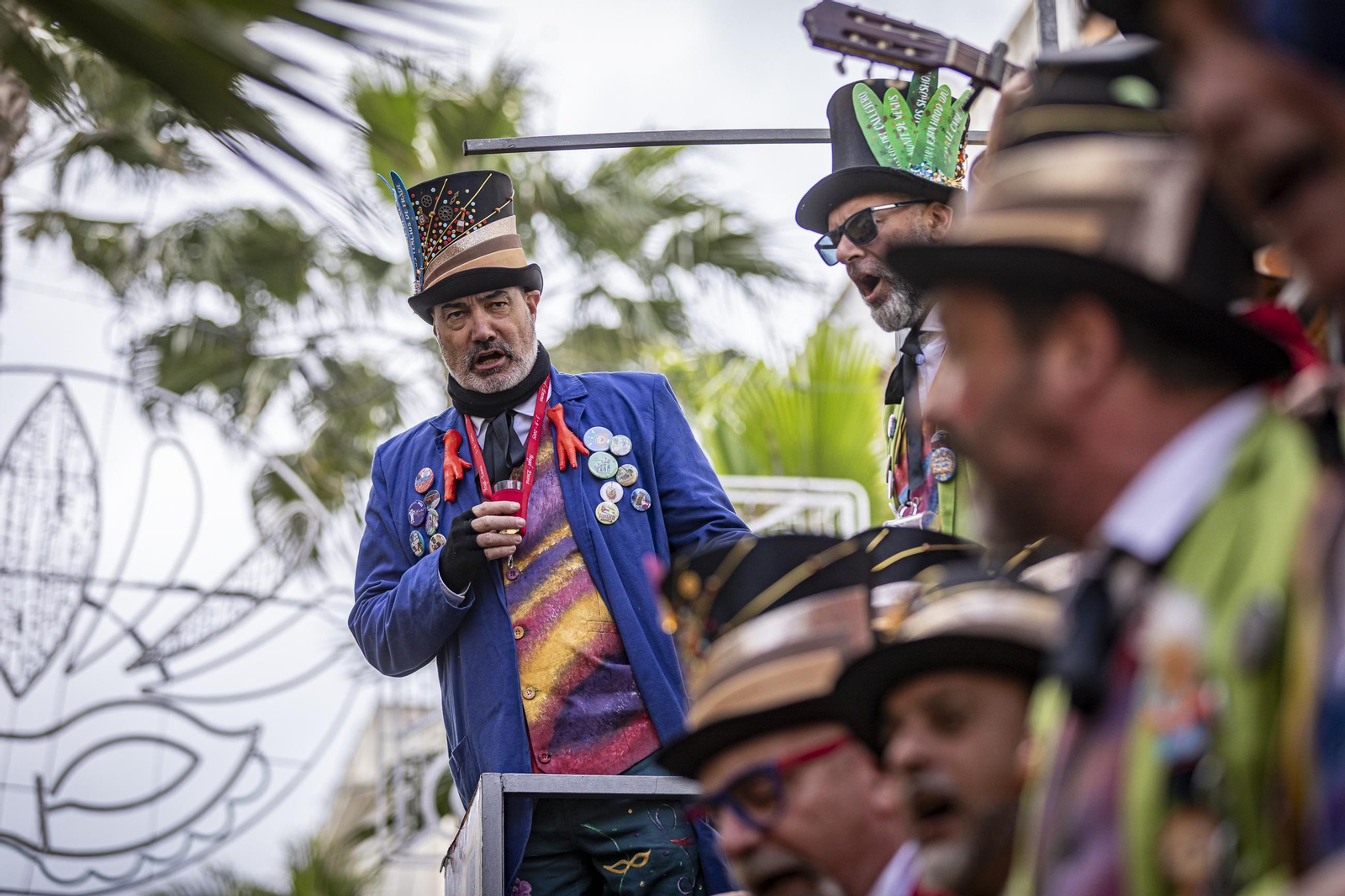 Las imágenes del segundo sábado de Carnaval de Cádiz 2025: Carrusel de coros bajo la lluvia