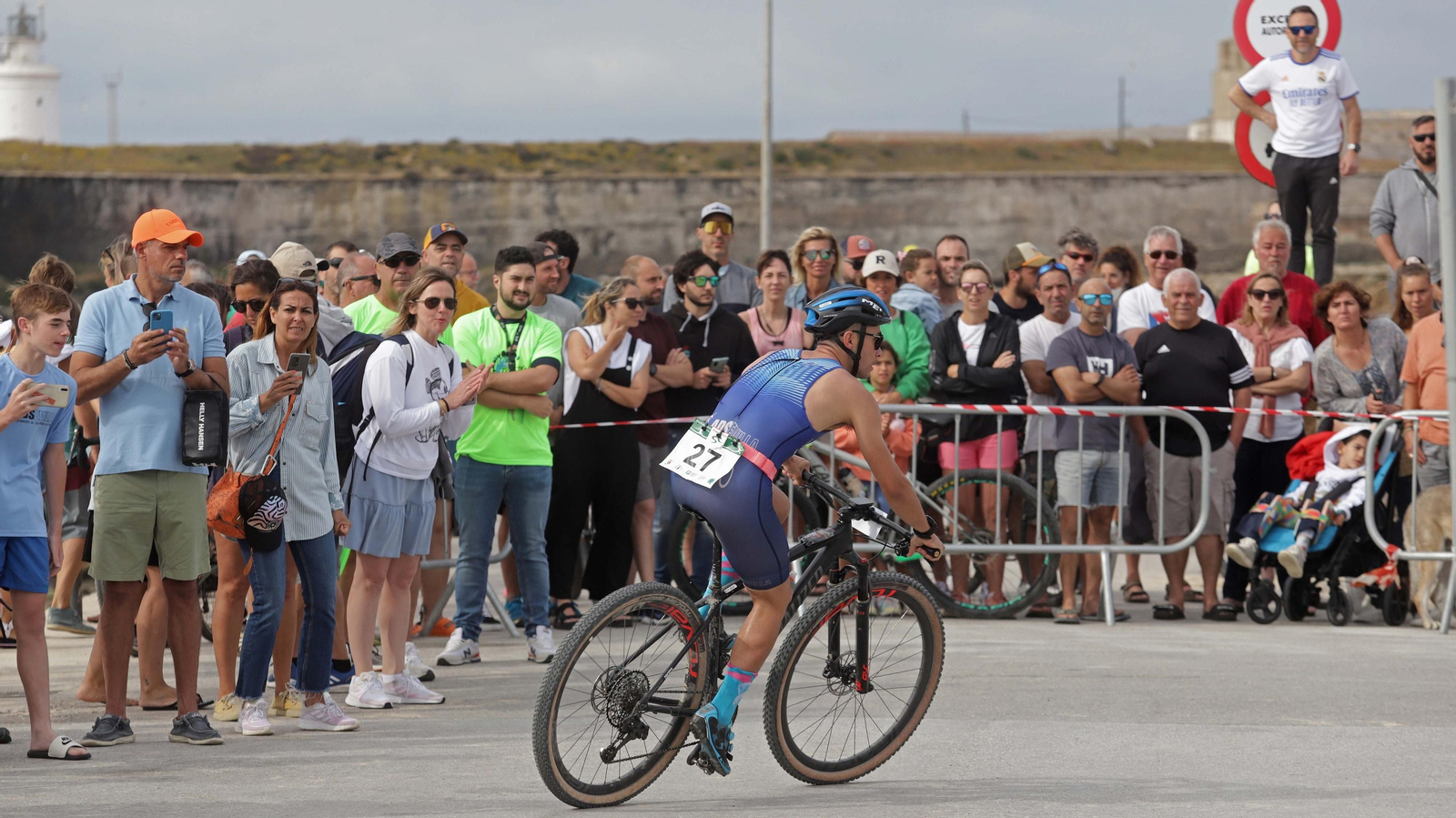 Fotos del I Triatlón Cros del Viento en Tarifa