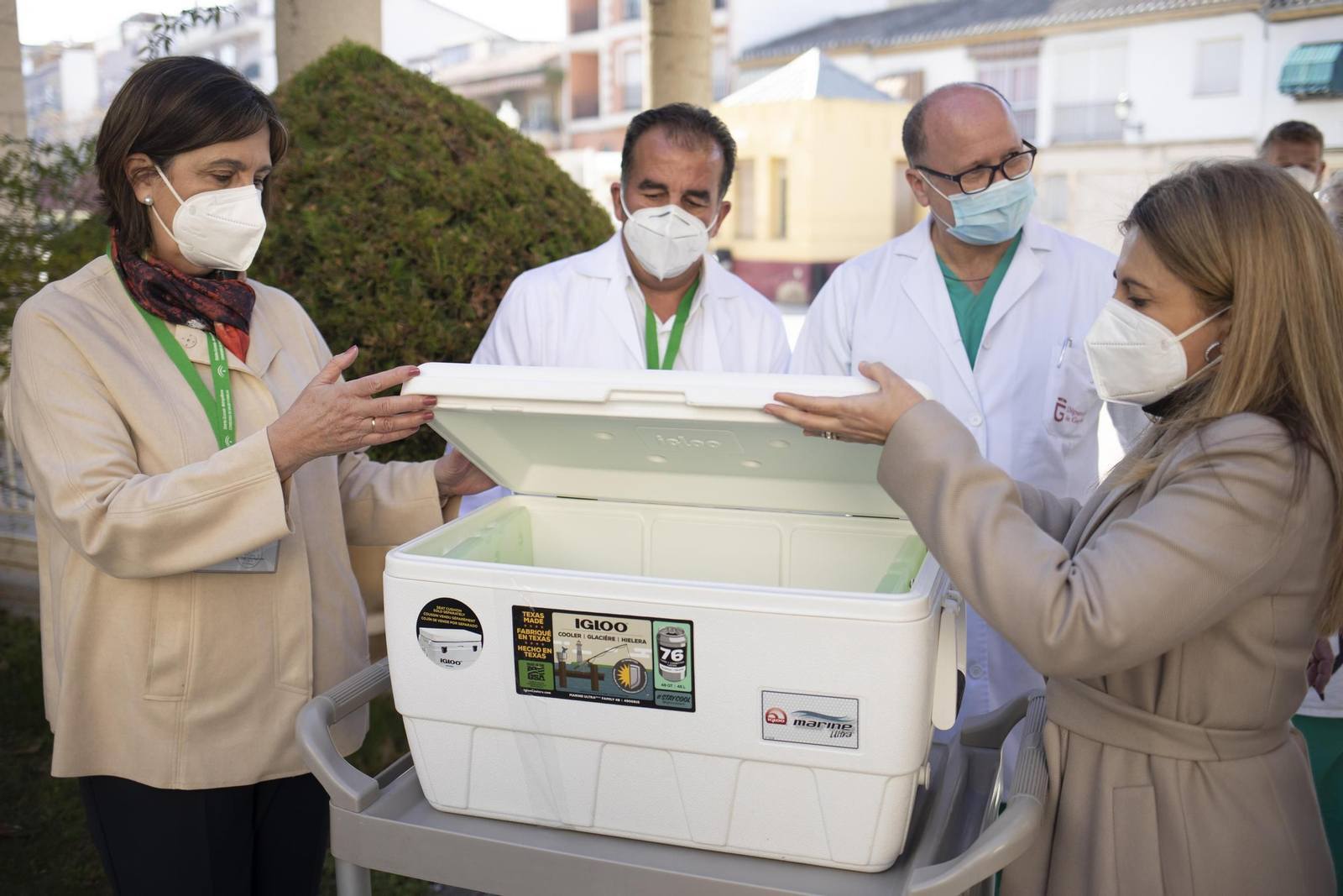 Fotos de un día histórico: así ha sido la vacunación en Granada
