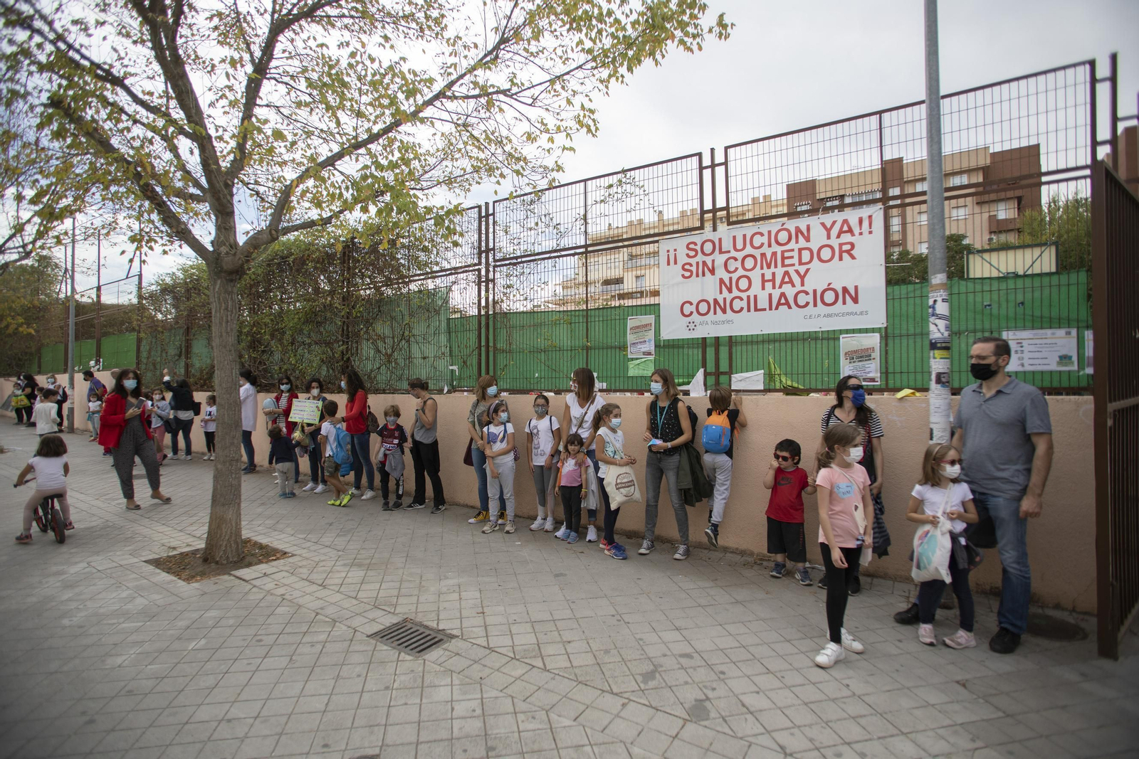 Concentración de las familias del CEIP Abencerrajes hace dos semanas.