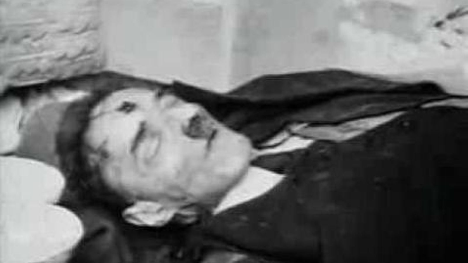 Fotografía del supuesto cadáver de Hitler publicada por el periódico comunista Pravda que resultó ser el de uno de sus dobles.