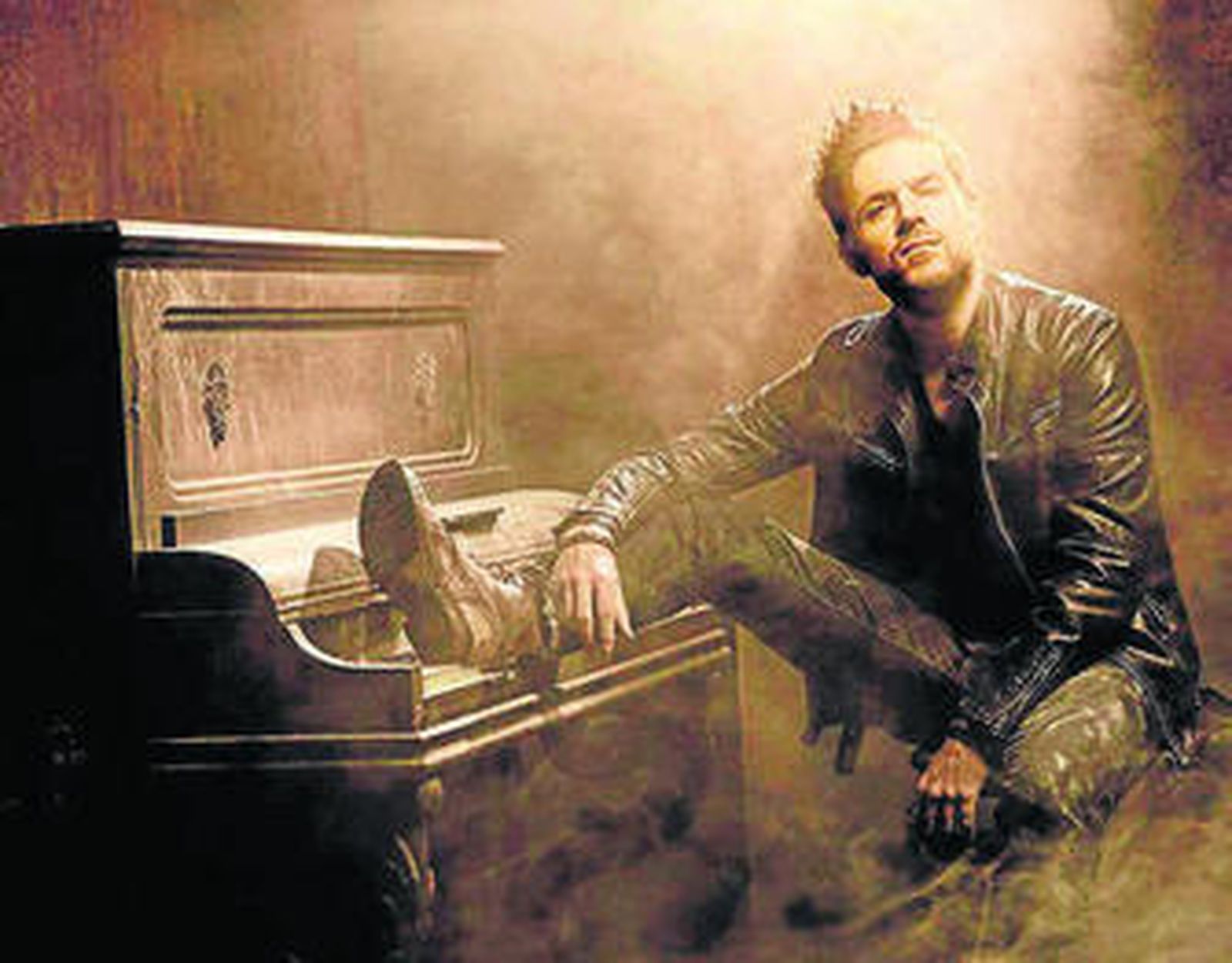 Pablo López en la foto de la portada del disco.