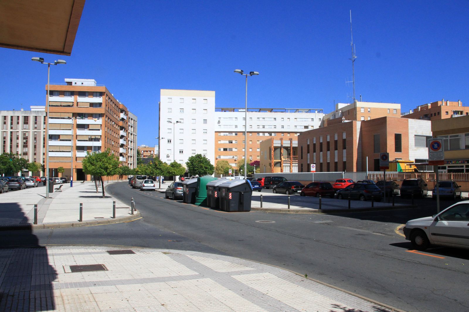 Edificaciones de la calle Los Mozárabes, la más cara de la capital onubense para adquirir una vivienda.