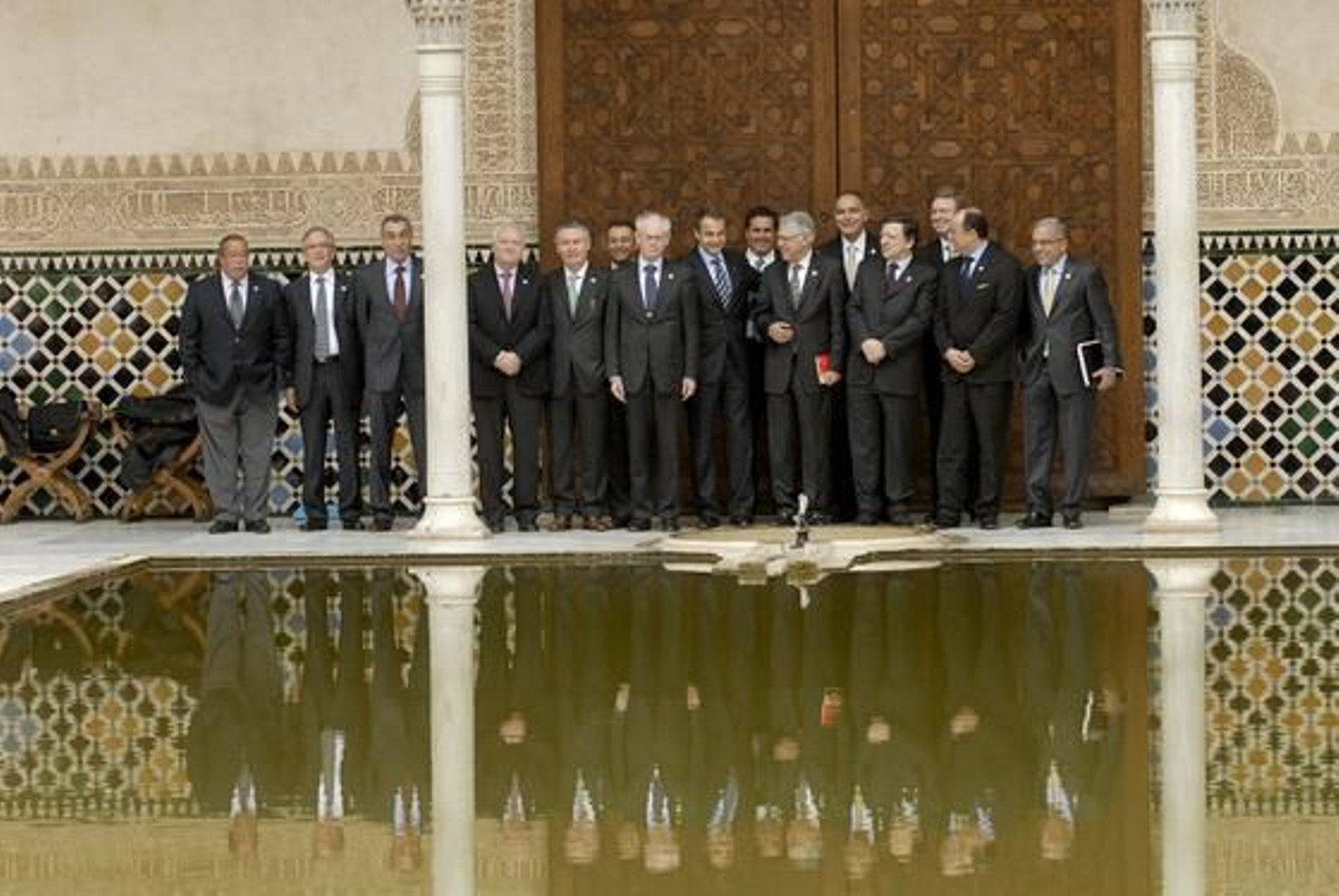 Foto de familia con todos los asistentes a la cumbre

Foto: Jesús Ochando